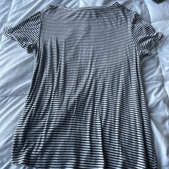 a. ok tshirt, with tie on the front - Picture 2 of 3